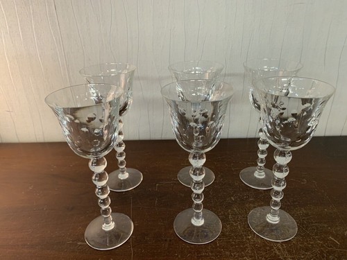 Verres vin modèle - à,