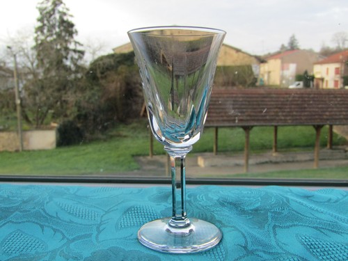 Verre rouge cristal de - a,